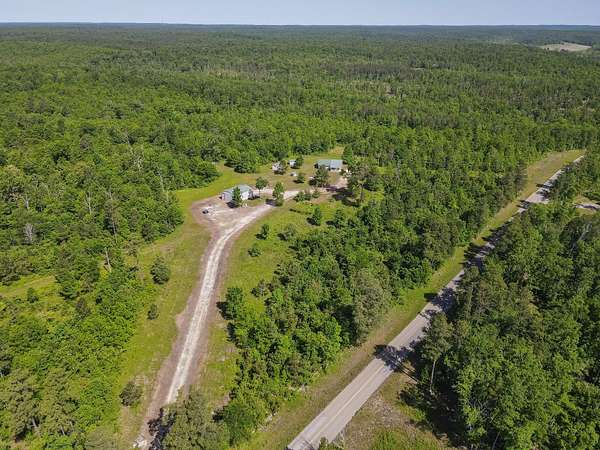 385 Acres of Land with Home for Sale in Doniphan, Missouri