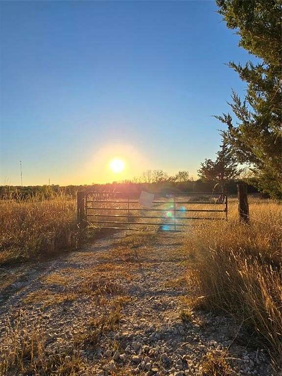 12.082 Acres of Agricultural Land for Sale in Gainesville, Texas