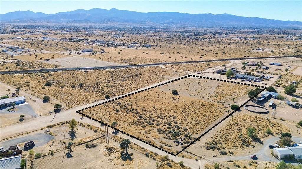 5 Acres of Residential Land for Sale in Phelan, California