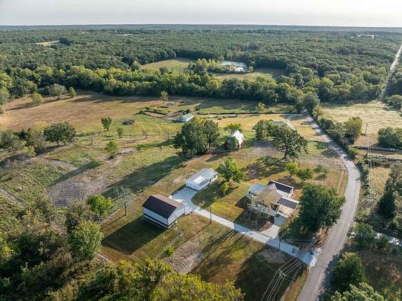 2.25 Acres of Residential Land with Home for Sale in Cuba, Missouri