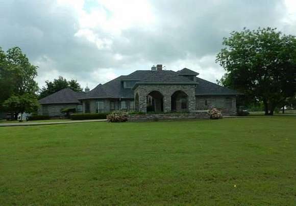 11.5 Acres of Land with Home for Sale in Leonard, Texas