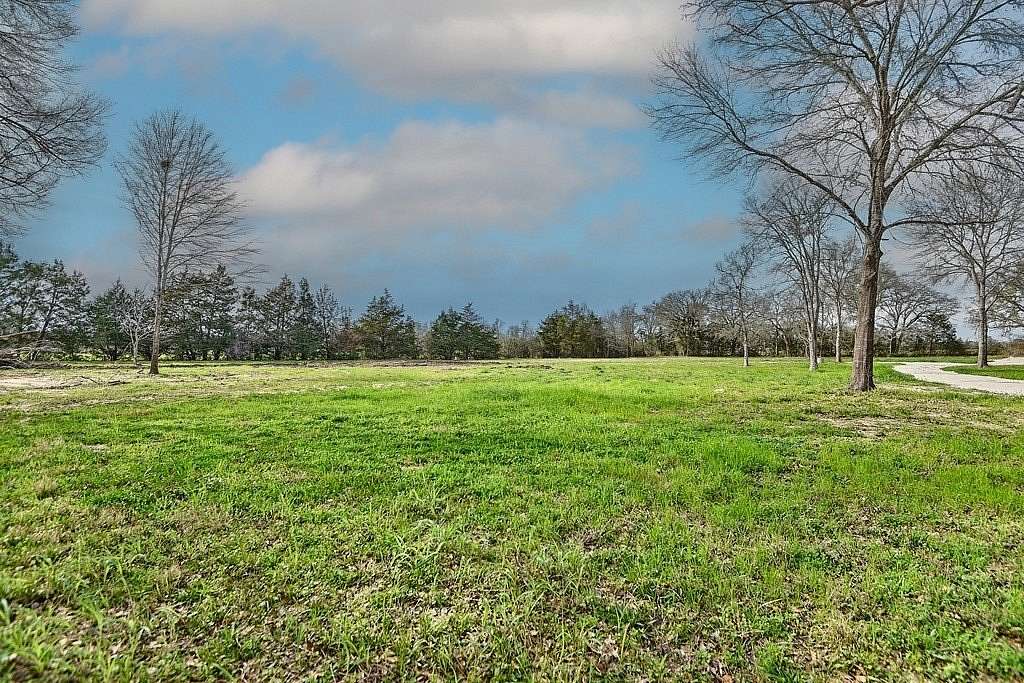 4.352 Acres of Land for Sale in Brenham, Texas