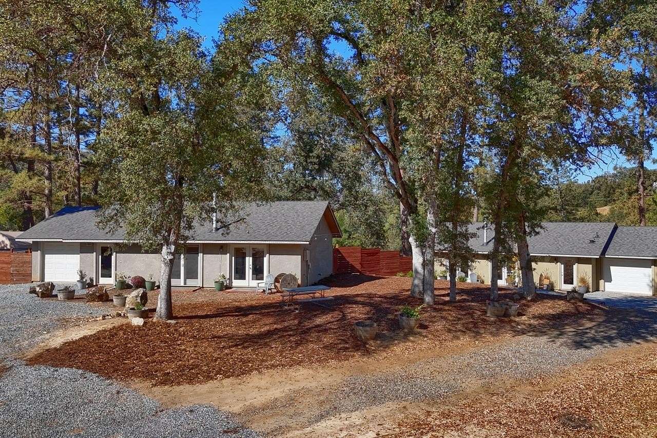 2.64 Acres of Residential Land with Home for Sale in Oakhurst, California