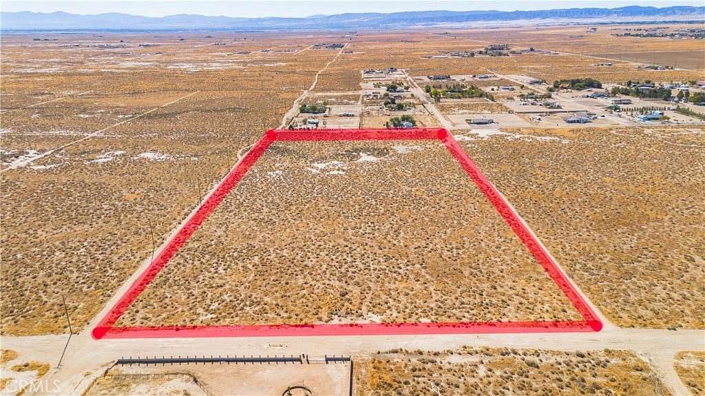 20 Acres of Land for Sale in Rosamond, California