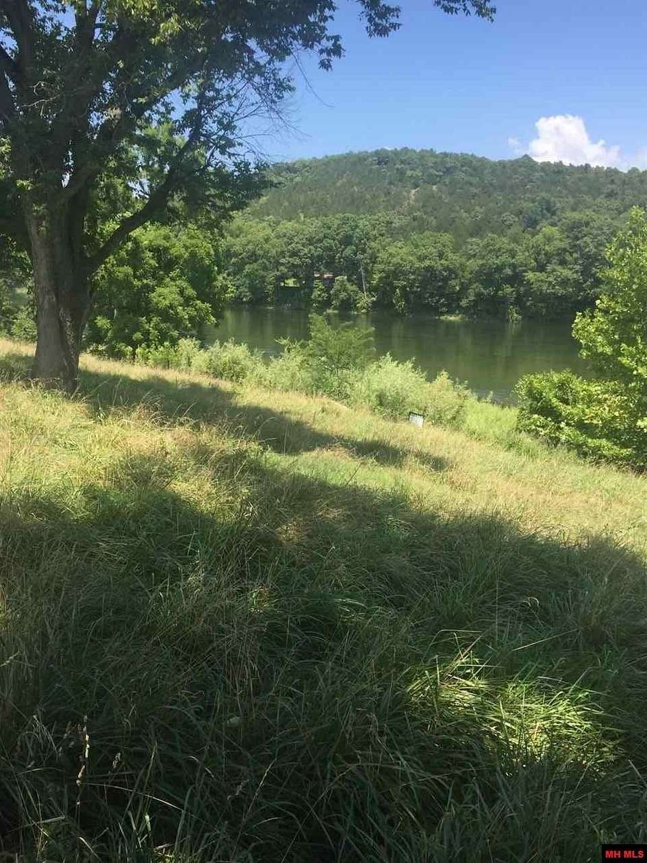 1 Acre of Land for Sale in Flippin, Arkansas