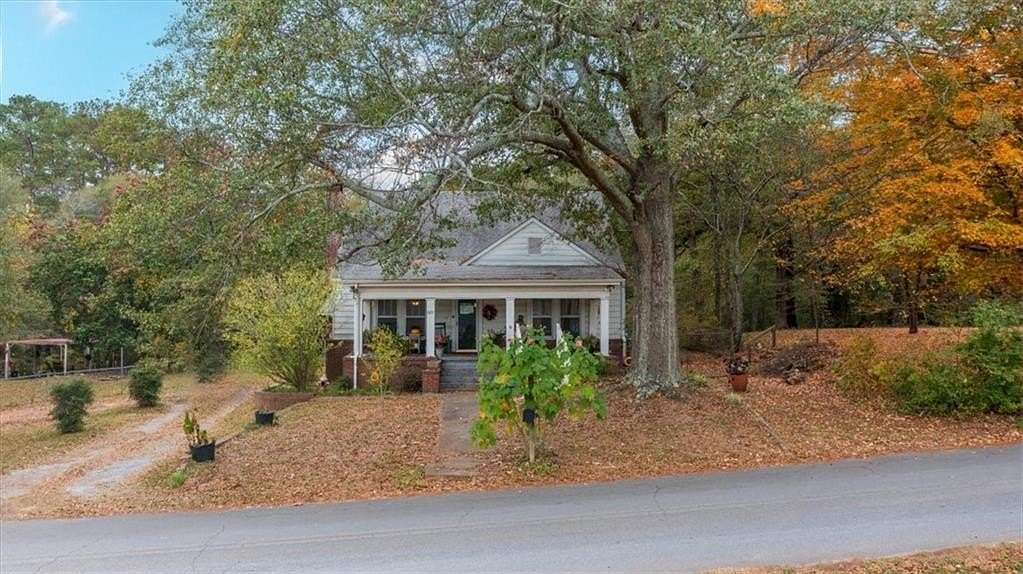 2.5 Acres of Residential Land with Home for Sale in Cedartown, Georgia