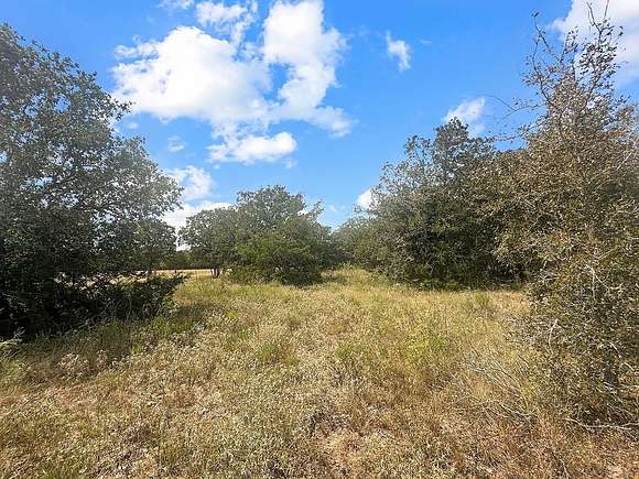 33 Acres of Land for Sale in Muldoon, Texas