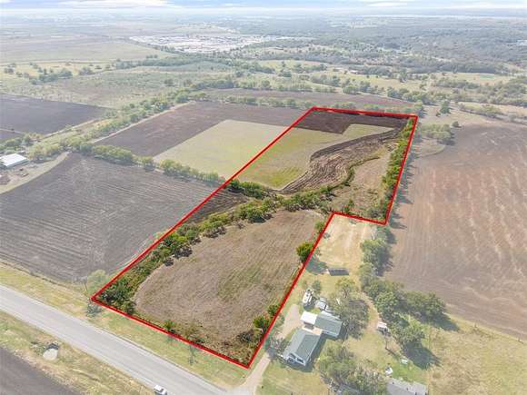 10 Acres of Land for Sale in Cleburne, Texas