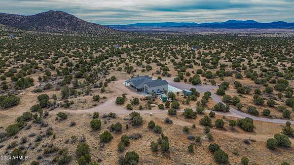 13.43 Acres of Land with Home for Sale in Paulden, Arizona