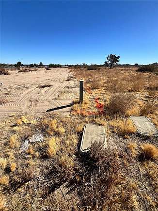 0.966 Acres of Land for Sale in Lancaster, California