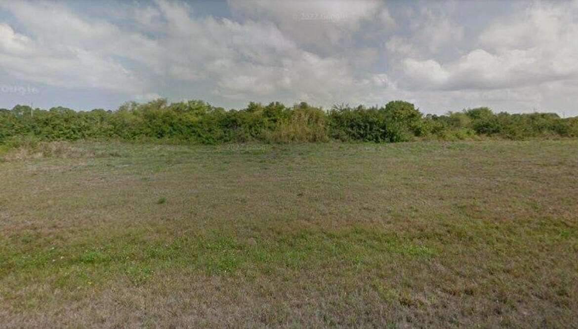 Residential Land for Sale in Cape Coral, Florida