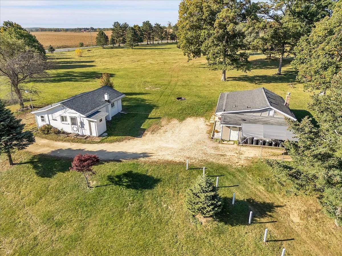 39 Acres of Land with Home for Sale in Harvard, Illinois