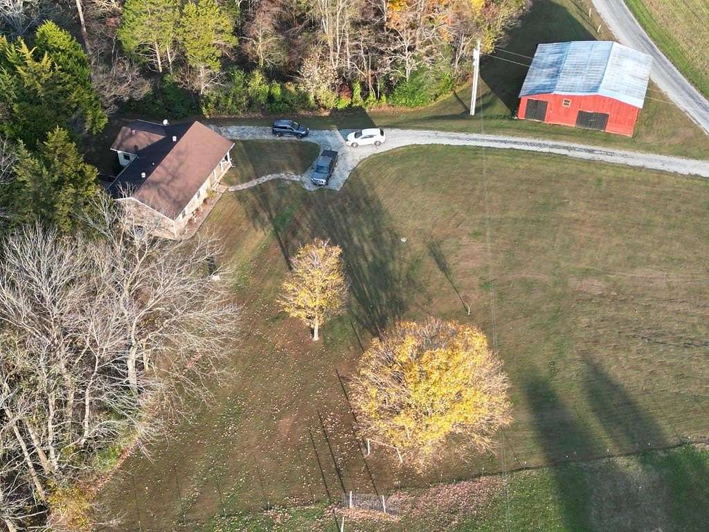 8.5 Acres of Residential Land with Home for Sale in Allons, Tennessee