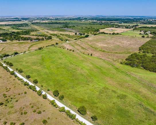 55 Acres of Land for Sale in Blooming Grove, Texas