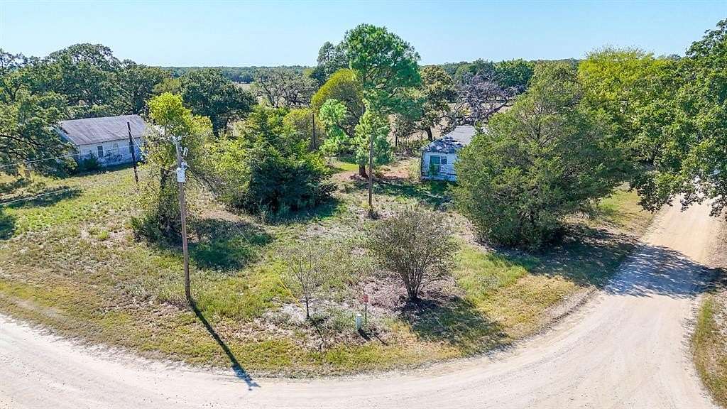 1.5 Acres of Residential Land for Sale in Chatfield, Texas