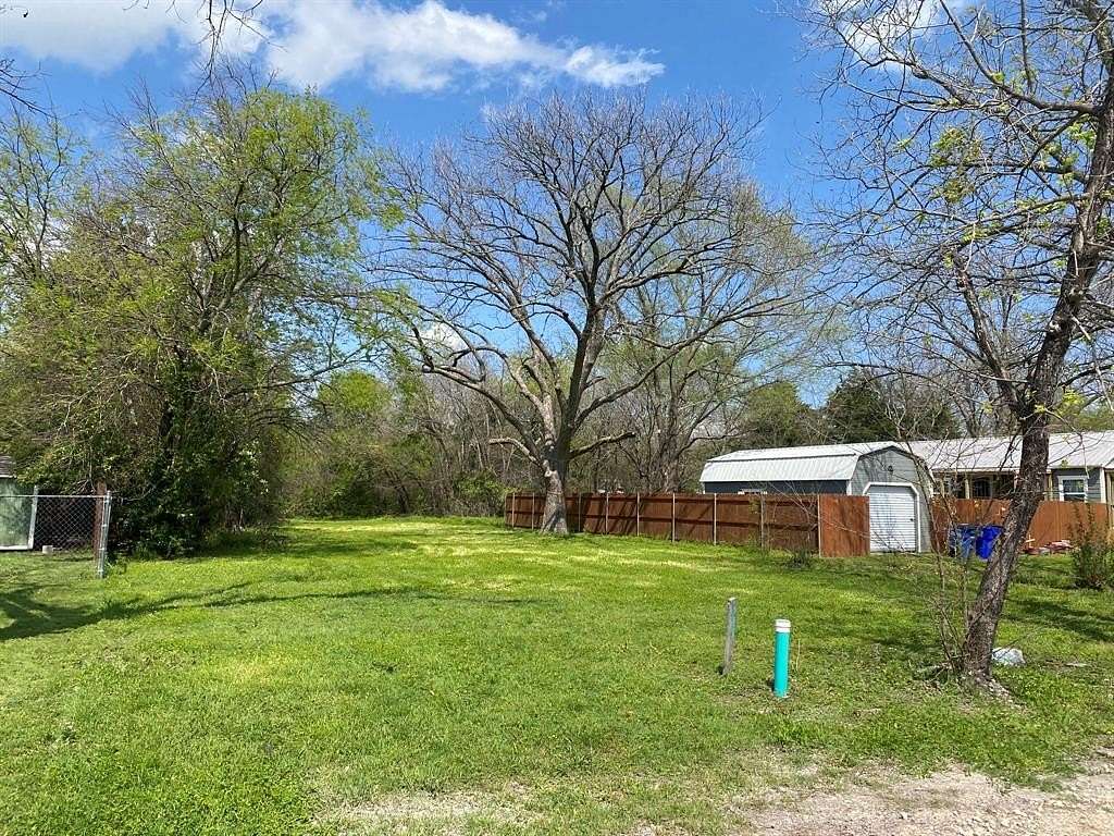 0.384 Acres of Residential Land for Sale in Farmersville, Texas