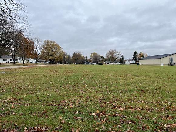 2.95 Acres of Commercial Land for Sale in Mendota, Illinois