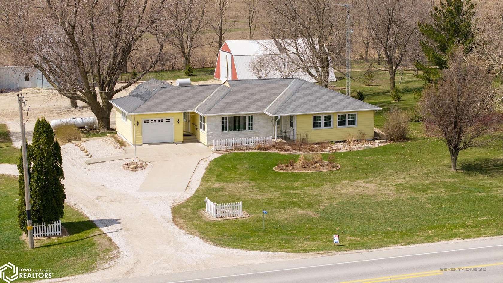 5 Acres of Residential Land with Home for Sale in Manning, Iowa