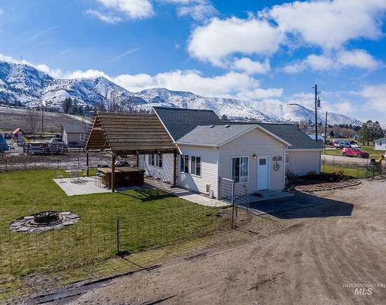 5 Acres of Residential Land with Home for Lease in Emmett, Idaho