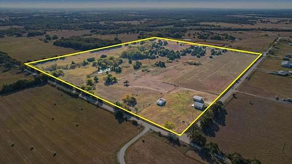 37.5 Acres of Land with Home for Sale in Whitesboro, Texas