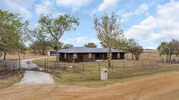 2 Acres of Residential Land with Home for Sale in Marietta, Oklahoma