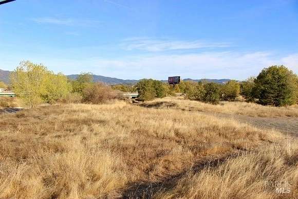 3 Acres of Commercial Land for Sale in Hopland, California