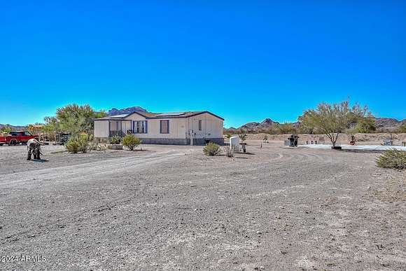 2.5 Acres of Residential Land with Home for Sale in Tonopah, Arizona