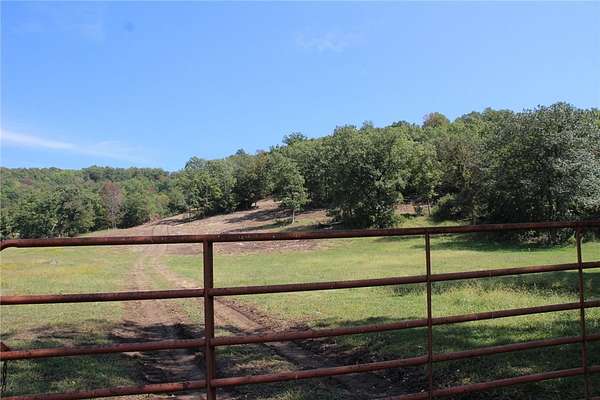106 Acres of Land for Sale in Yellville, Arkansas