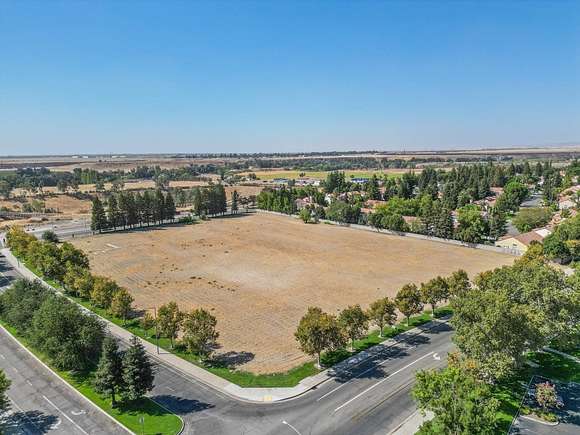 2.5 Acres of Commercial Land for Sale in Fresno, California