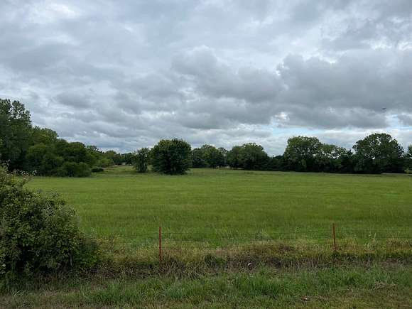 30 Acres of Recreational Land with Home for Auction in Wichita, Kansas