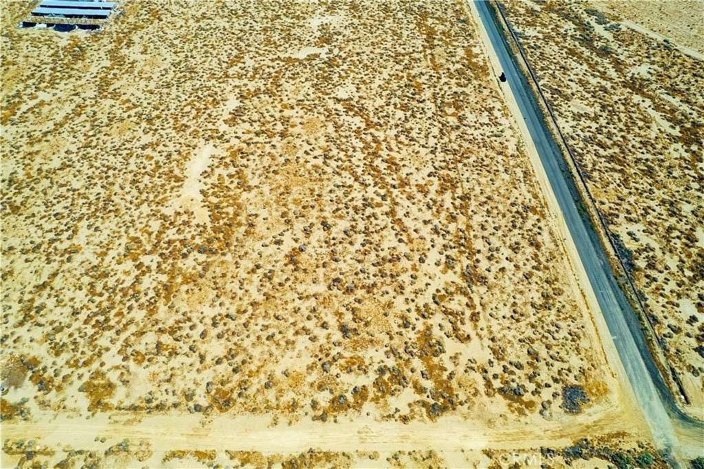 2.364 Acres of Land for Sale in Lancaster, California