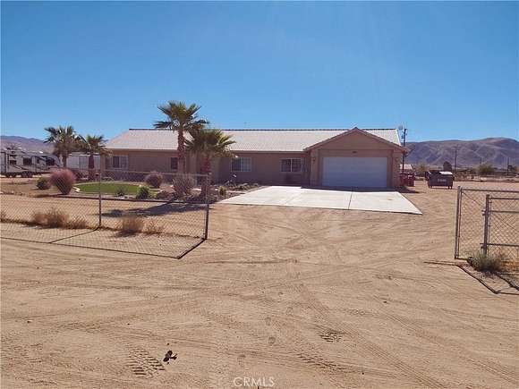 2.269 Acres of Residential Land with Home for Sale in Apple Valley, California