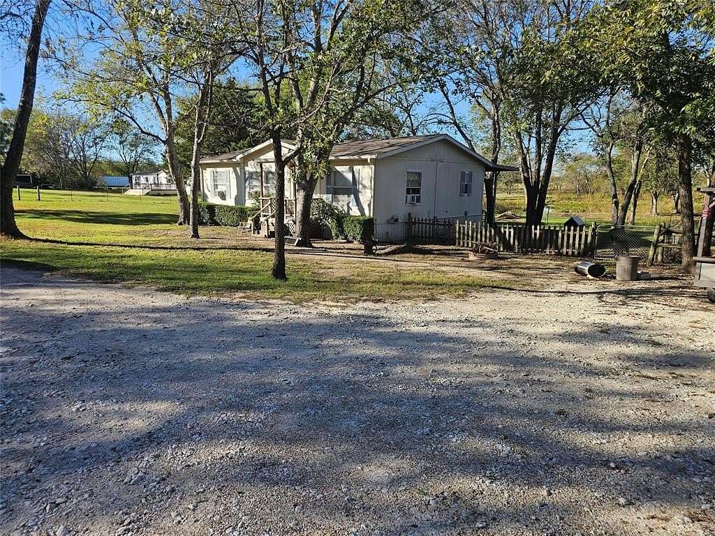 3.002 Acres of Residential Land with Home for Sale in Quinlan, Texas