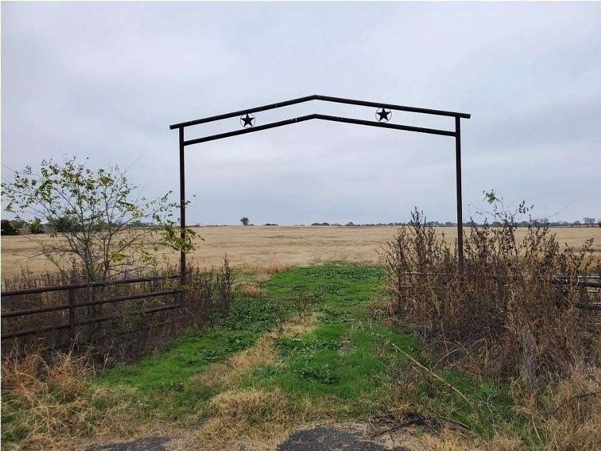 50.2 Acres of Mixed-Use Land for Sale in Van Alstyne, Texas