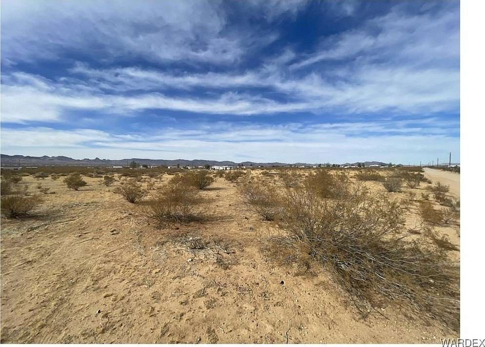 1.17 Acres of Land for Sale in Golden Valley, Arizona