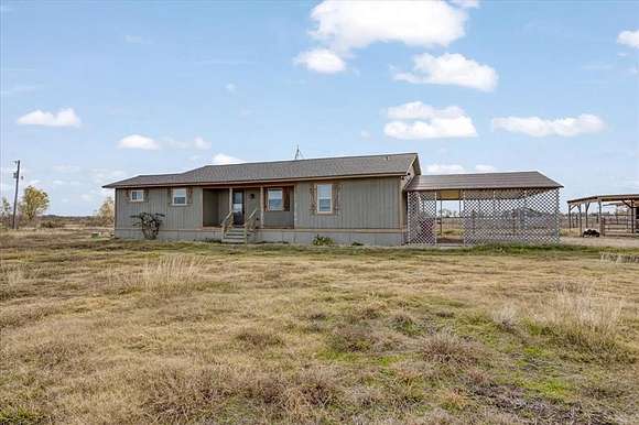 11 Acres of Land with Home for Lease in Bonham, Texas