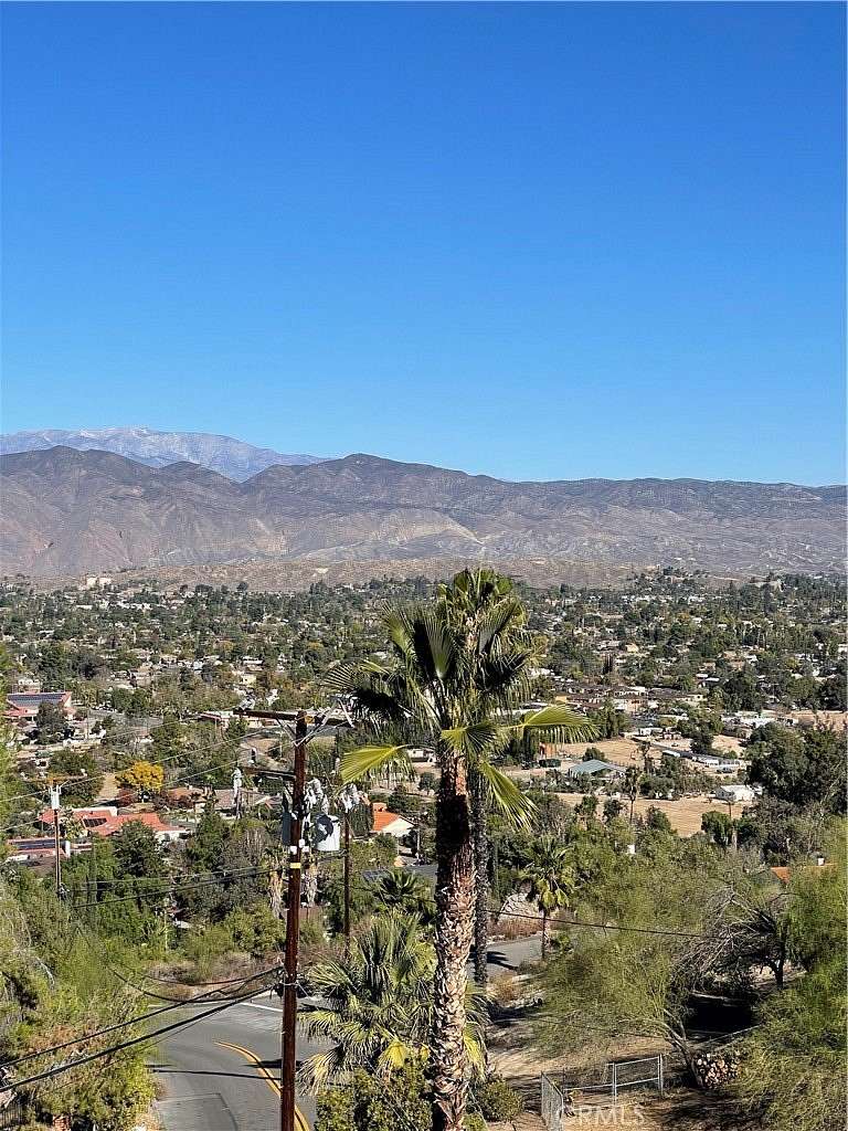 1.66 Acres of Land for Sale in Hemet, California