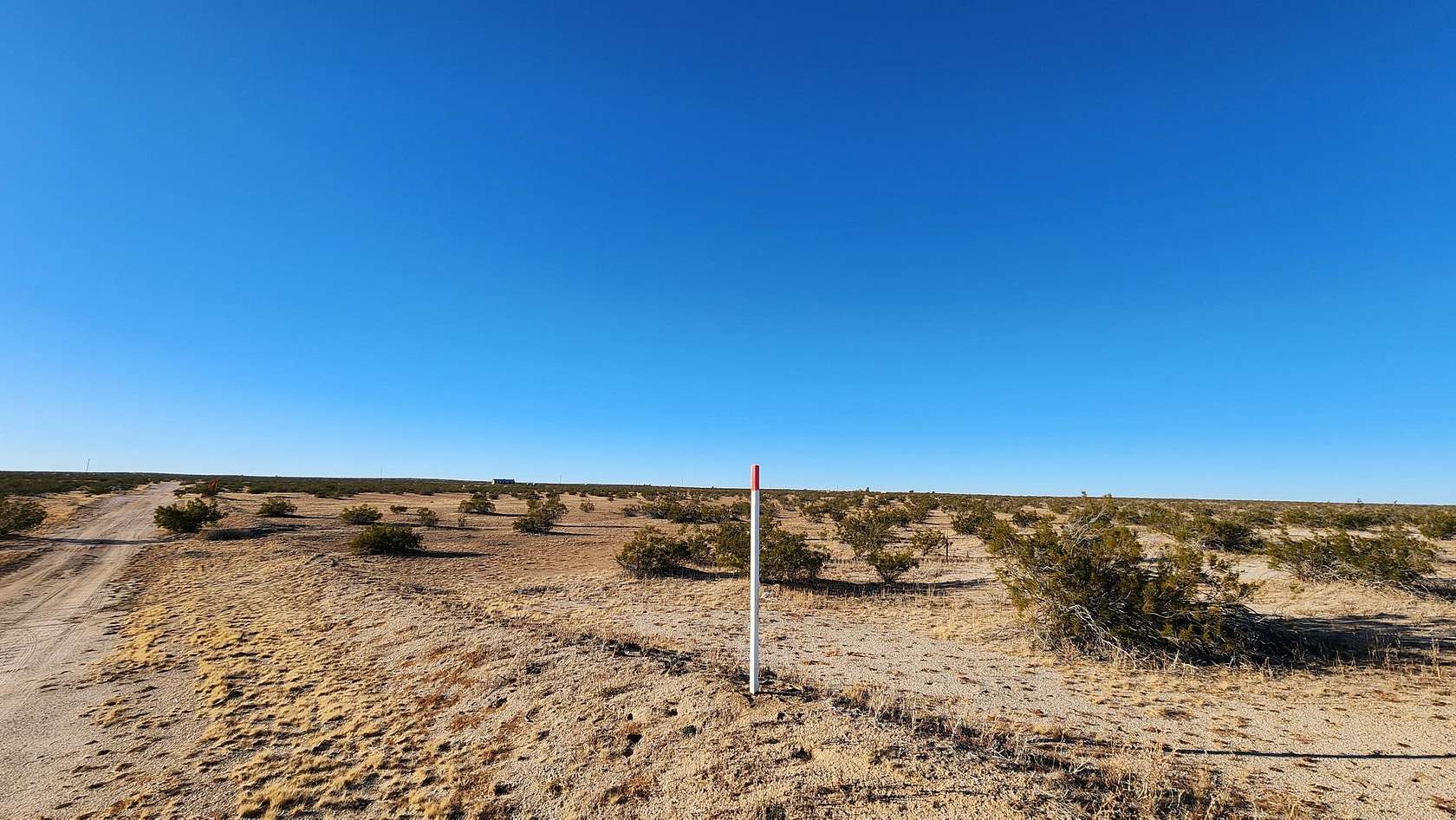 10.278 Acres of Land for Sale in Lancaster, California