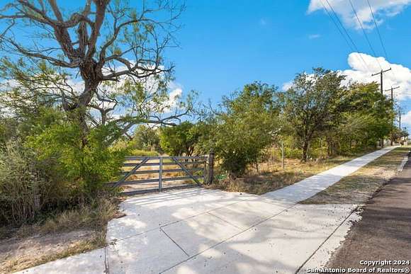 2.5 Acres of Residential Land for Sale in San Antonio, Texas