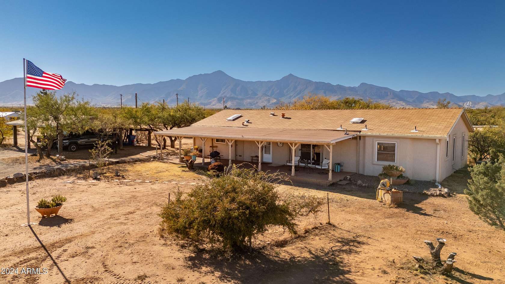 4.47 Acres of Residential Land with Home for Sale in Hereford, Arizona