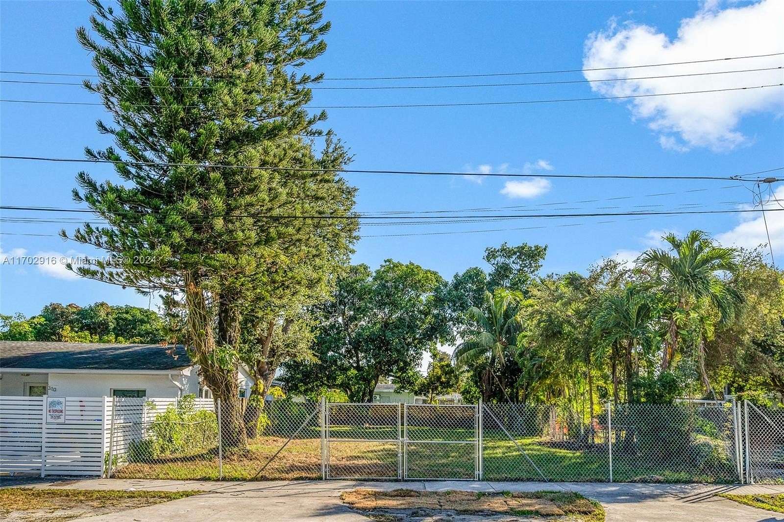 0.133 Acres of Residential Land for Sale in Miami, Florida