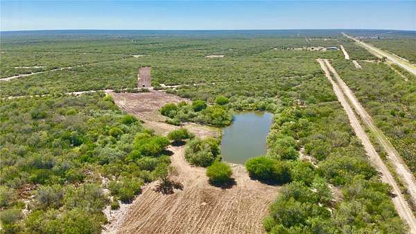 475 Acres of Improved Recreational Land & Farm for Sale in Bruni, Texas
