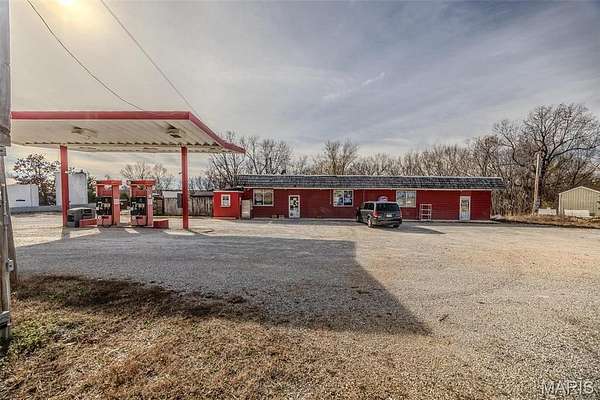 3.2 Acres of Improved Commercial Land for Sale in Lebanon, Missouri