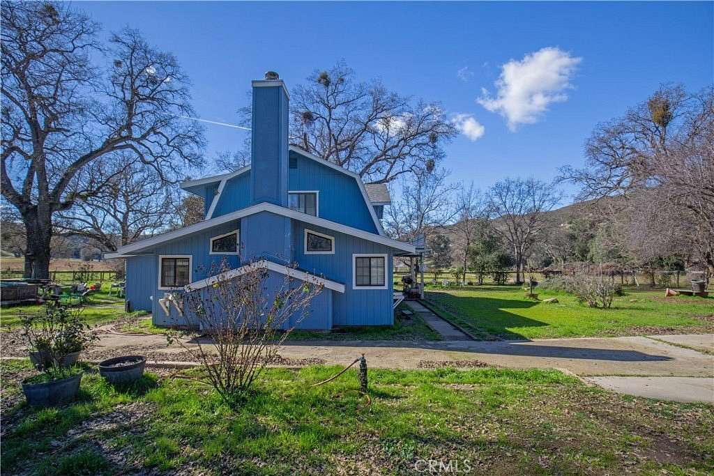 20 Acres of Land with Home for Sale in Santa Margarita, California