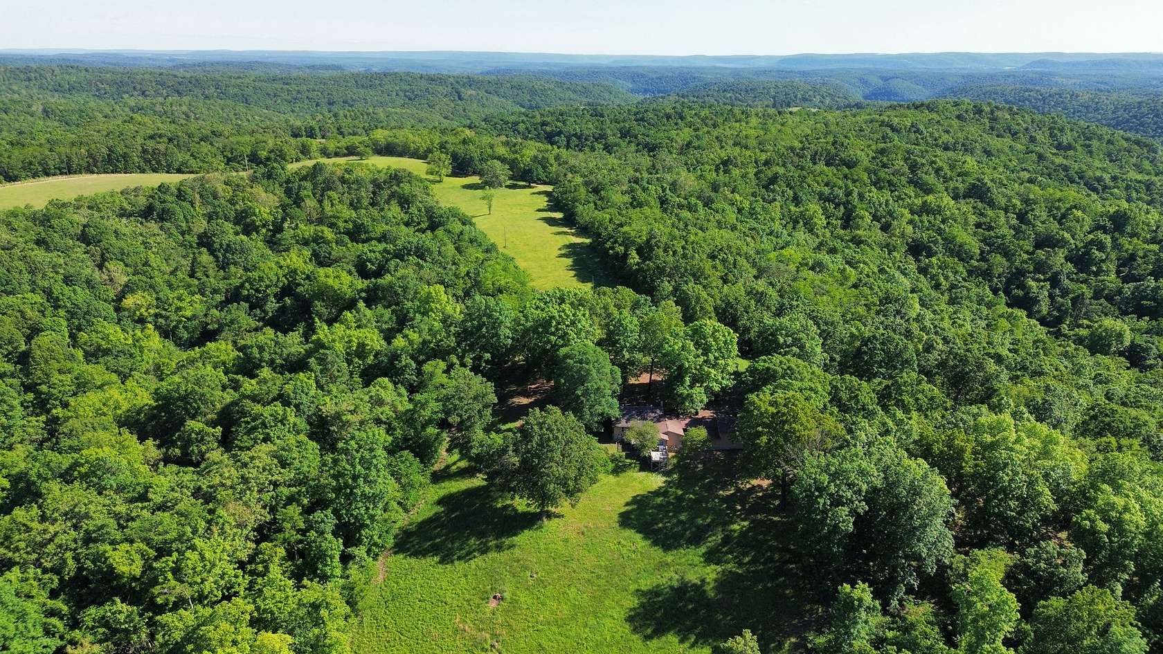 835 Acres of Land with Home for Sale in Mount Pleasant, Arkansas