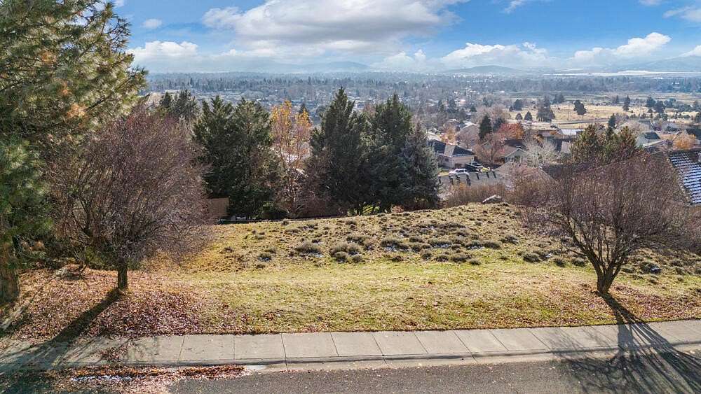 0.28 Acres of Residential Land for Sale in Klamath Falls, Oregon