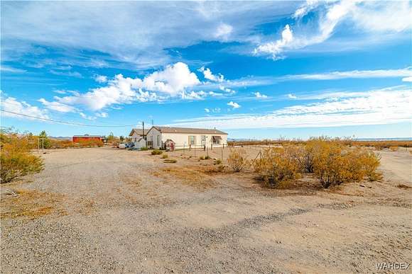 2.35 Acres of Residential Land with Home for Sale in Golden Valley, Arizona