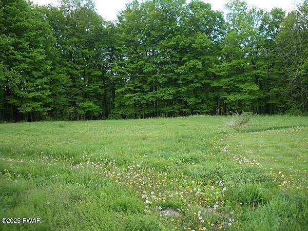 2.17 Acres of Residential Land for Sale in Lake Ariel, Pennsylvania