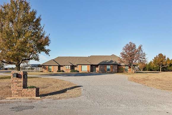 4.49 Acres of Residential Land with Home for Sale in Piedmont, Oklahoma