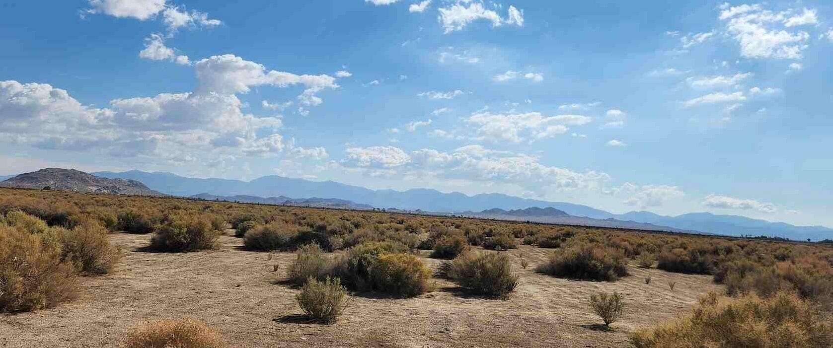 2.582 Acres of Land for Sale in Lancaster, California